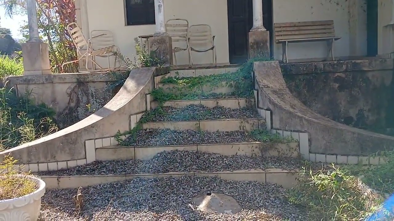 Fui atacado nesta linda fazenda abandonada parada no tempo 