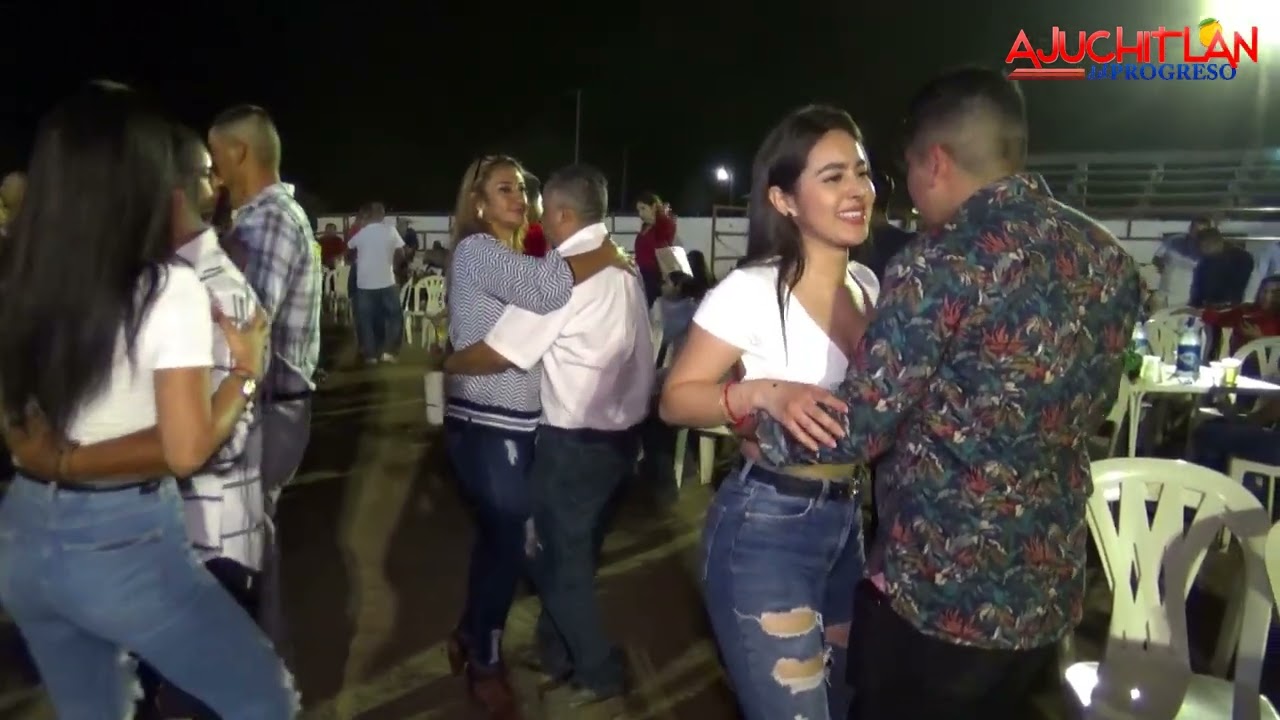 Primazo traite las frias,vamos a bailar con una guacha de tierra caliente | Ajuchitlan del Progreso