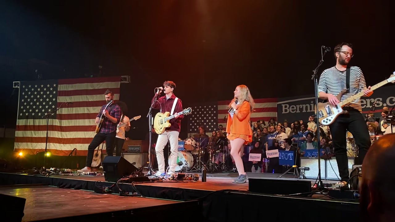 Vampire Weekend - Married in a Goldrush (Bernie rally - Cedar Rapids)