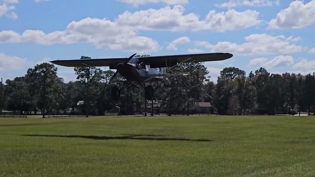 Piper PA-18 Super Cub STOL Landing over a 50ft Obstacle