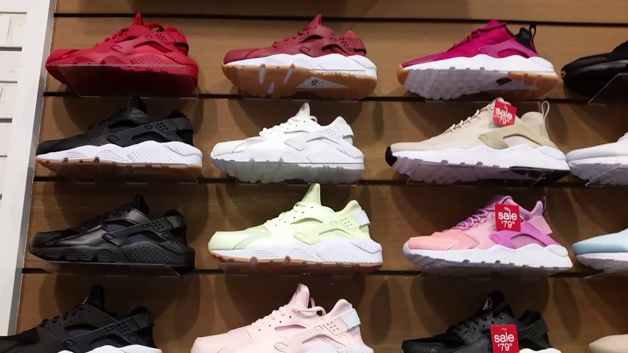 Lady Footlocker Nikes