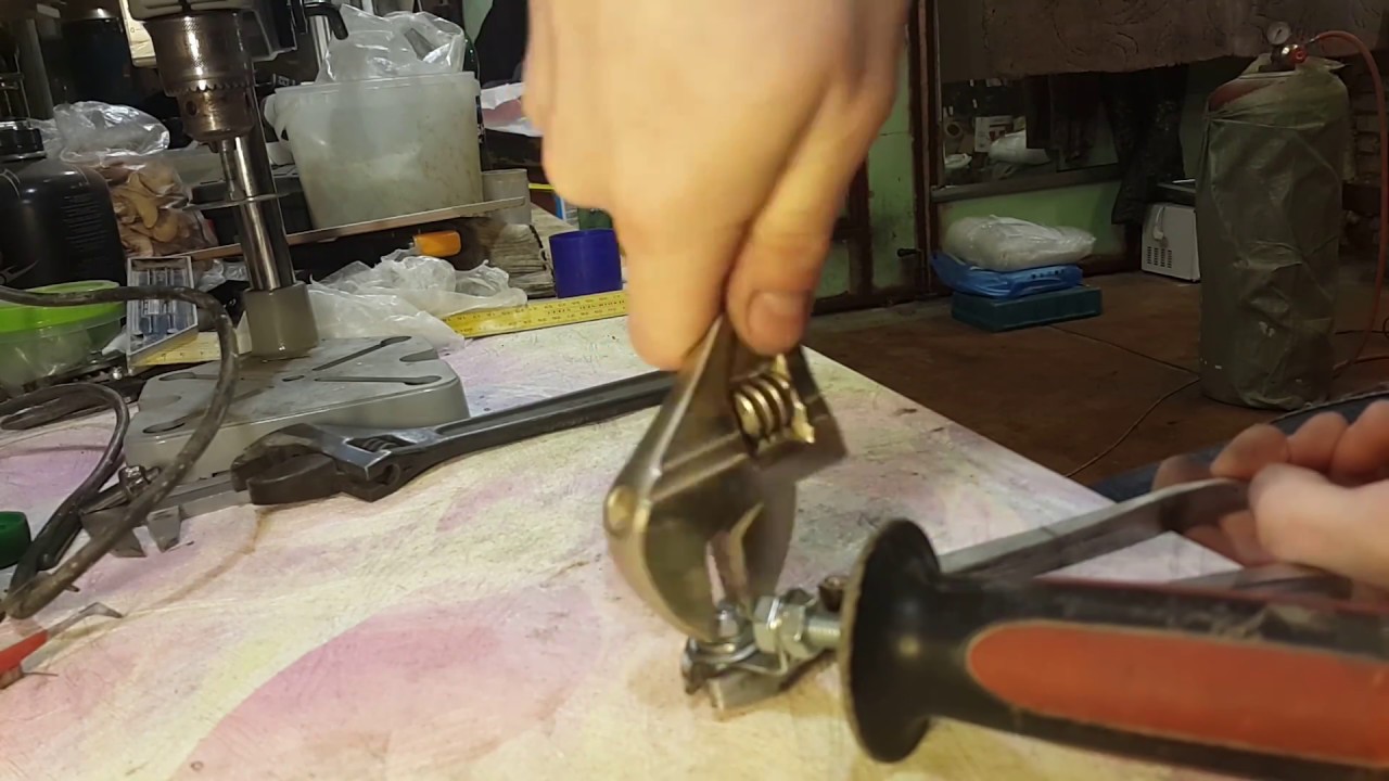 Самый простой и дешёвый плиткорез своими руками за 10 минут. homemade tile