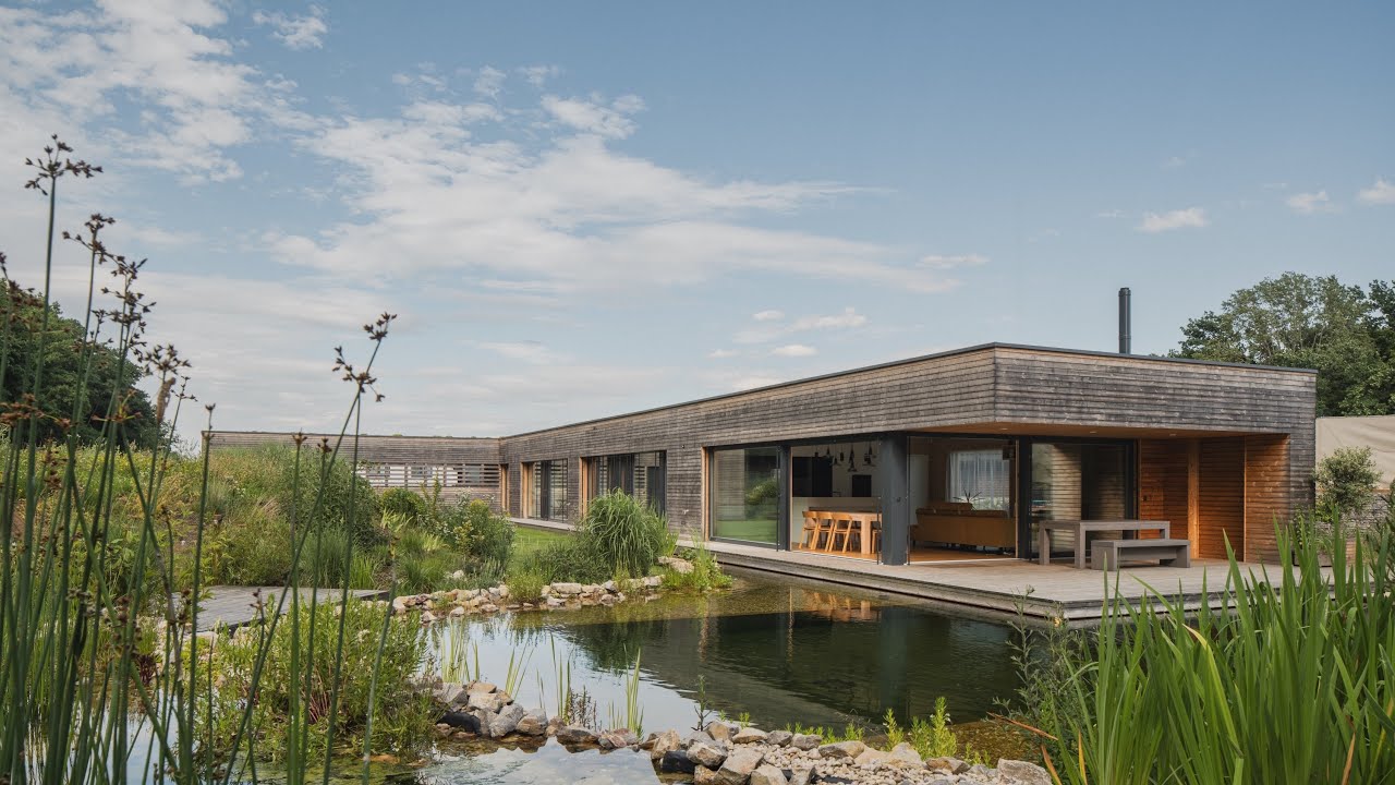 Vila nad vodou | Moderní dřevostavba z CLT panelů | Architekt Lukáš Pejsar / 3AE