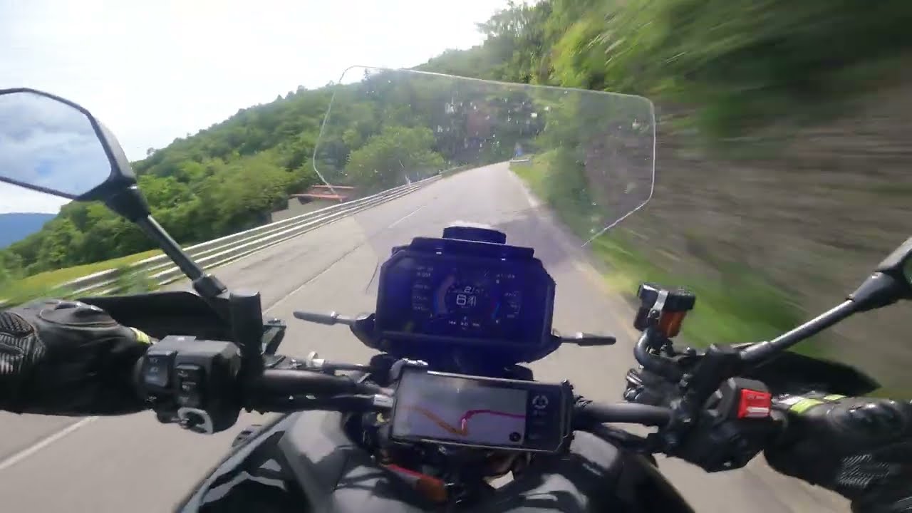 STAVO CADENDO! - buche acqua e brecciolino pt2 - Yamaha tracer 9 GT plus