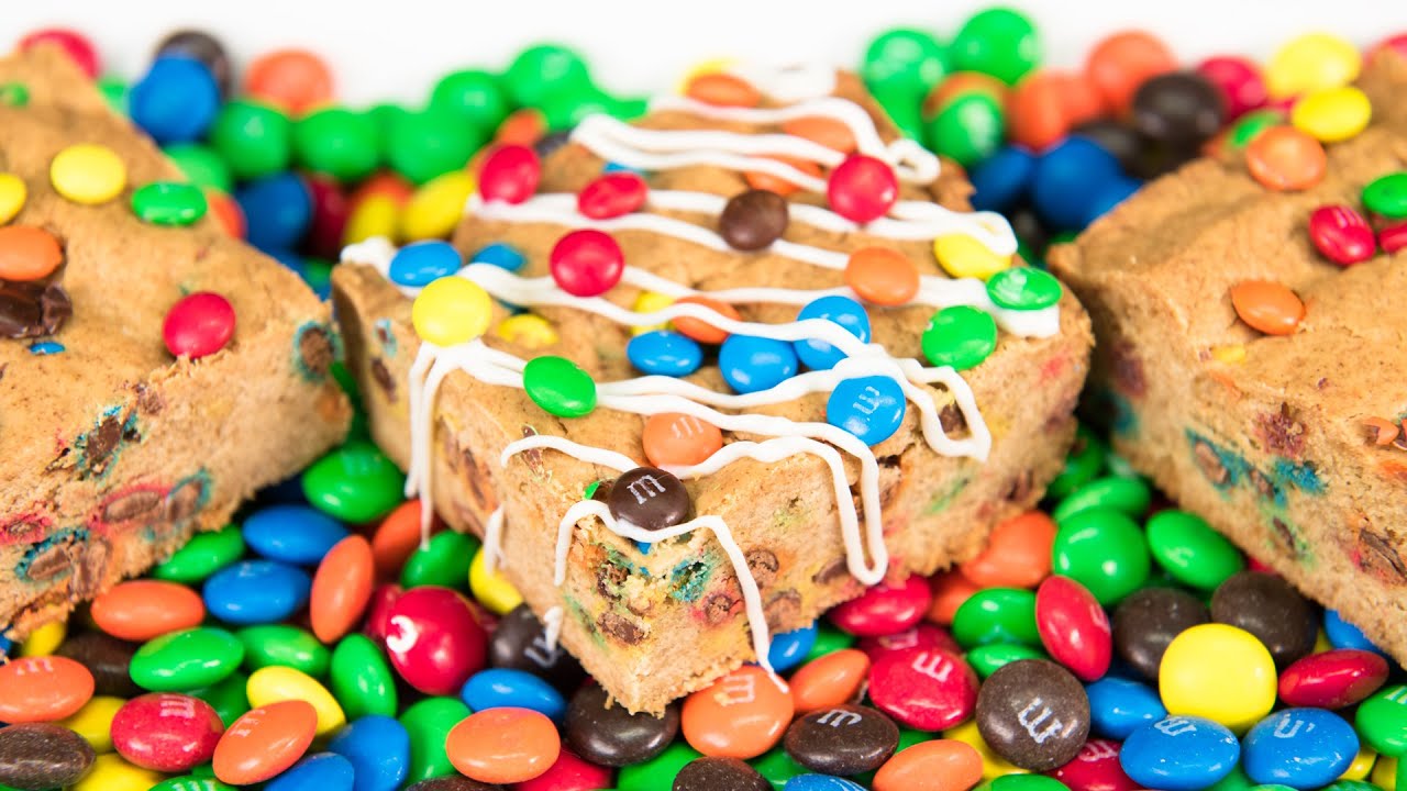 Батончики M&M's Blonde Brownies (Blondie Bars) от Cookies Cupcakes and Cardio
