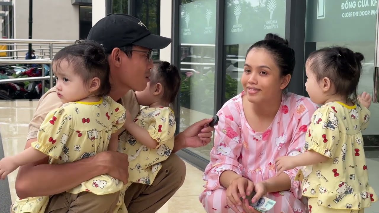 Ba Nàng Tiên hớn hở cùng mẹ Yến Nhi lãnh lương, đi dạo ngày mưa gió | QUỐC CHIẾN Channel
