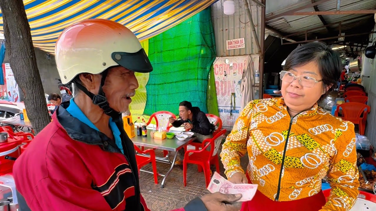 Tiếp theo cha thợ rèn mua dụng cụ trên đường về nhà đầy gian nan hiểm trở 