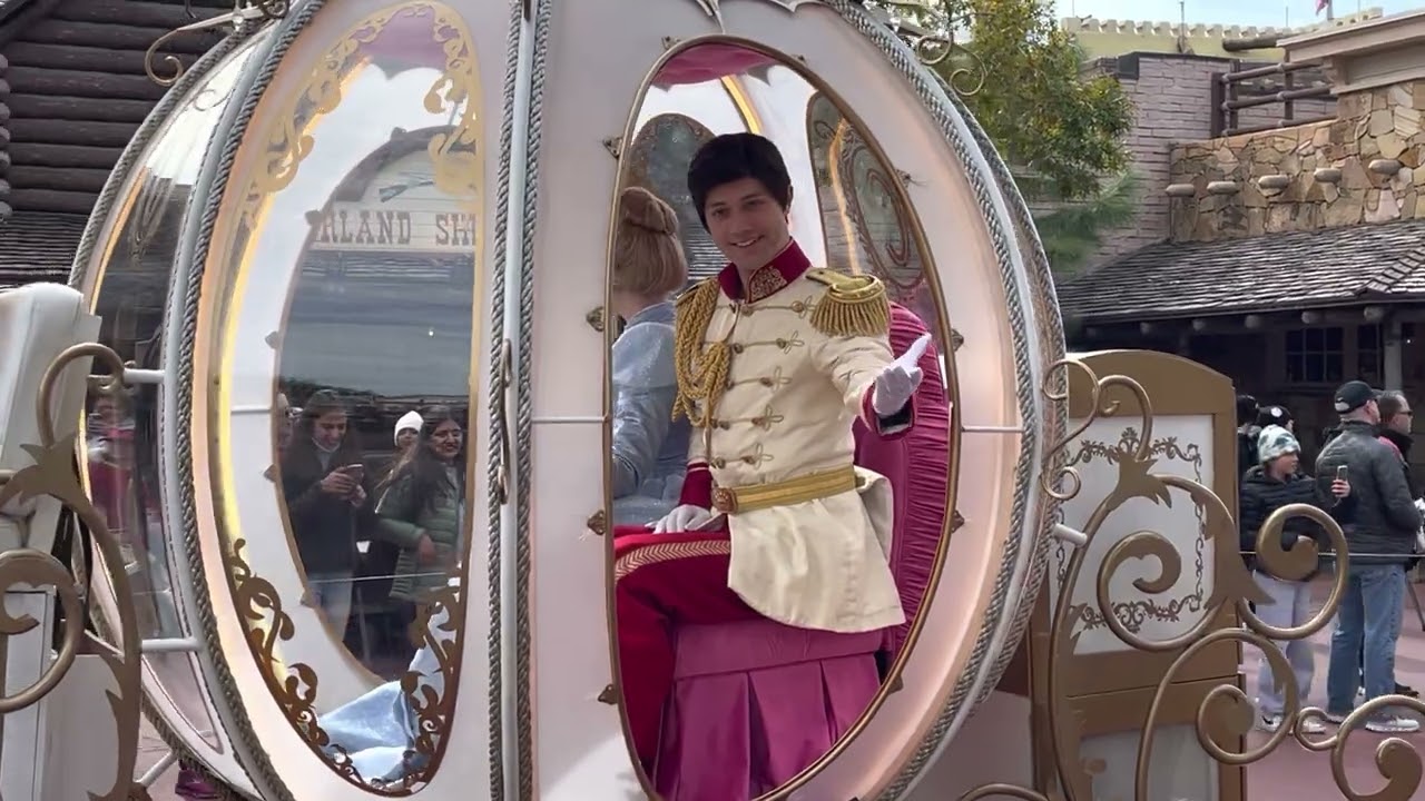 2022 - Mickey’s once upon a Christmastime Parade