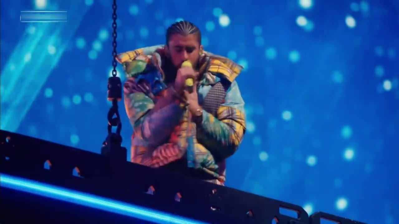 Bad Bunny - Efecto (Live from Coachella)