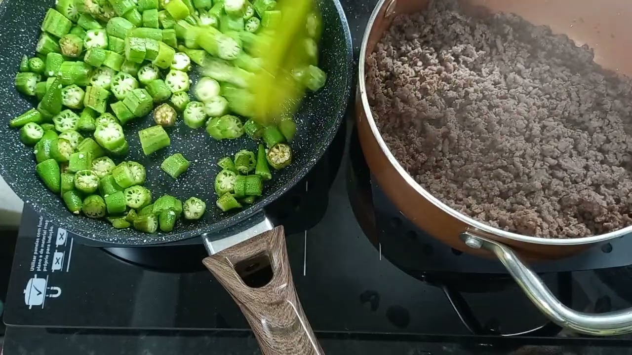 Quiabo e carne moída. 