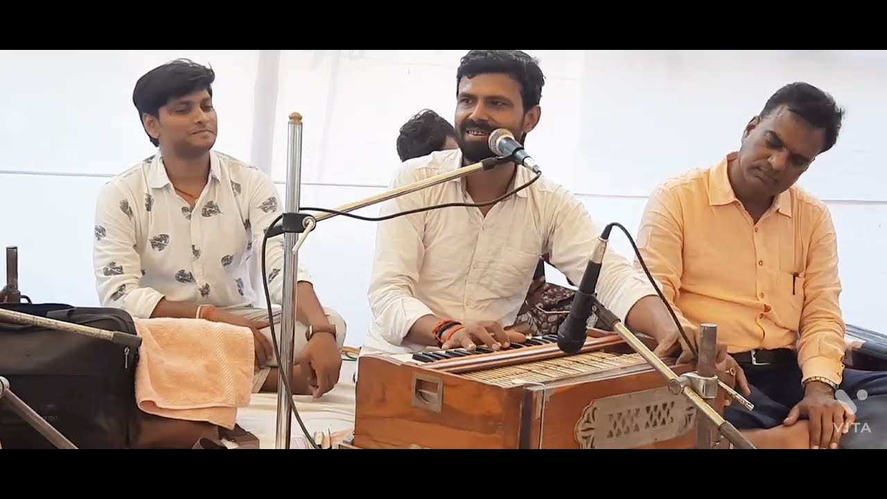 Nagri nagri fira musaafir by Manjay singh.