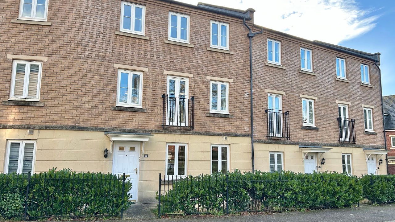 16 Fleming Way, Exeter