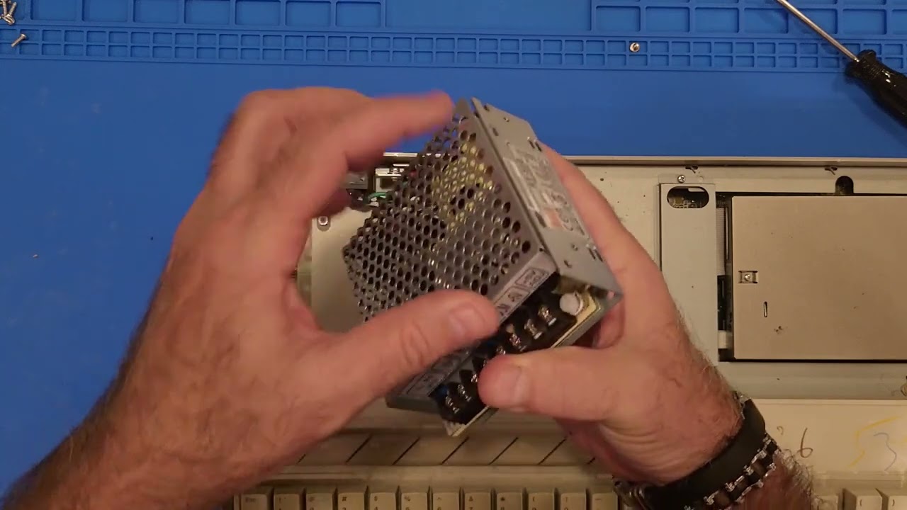 Reviving Dead Atari 1040ST With A Modern Power Supply