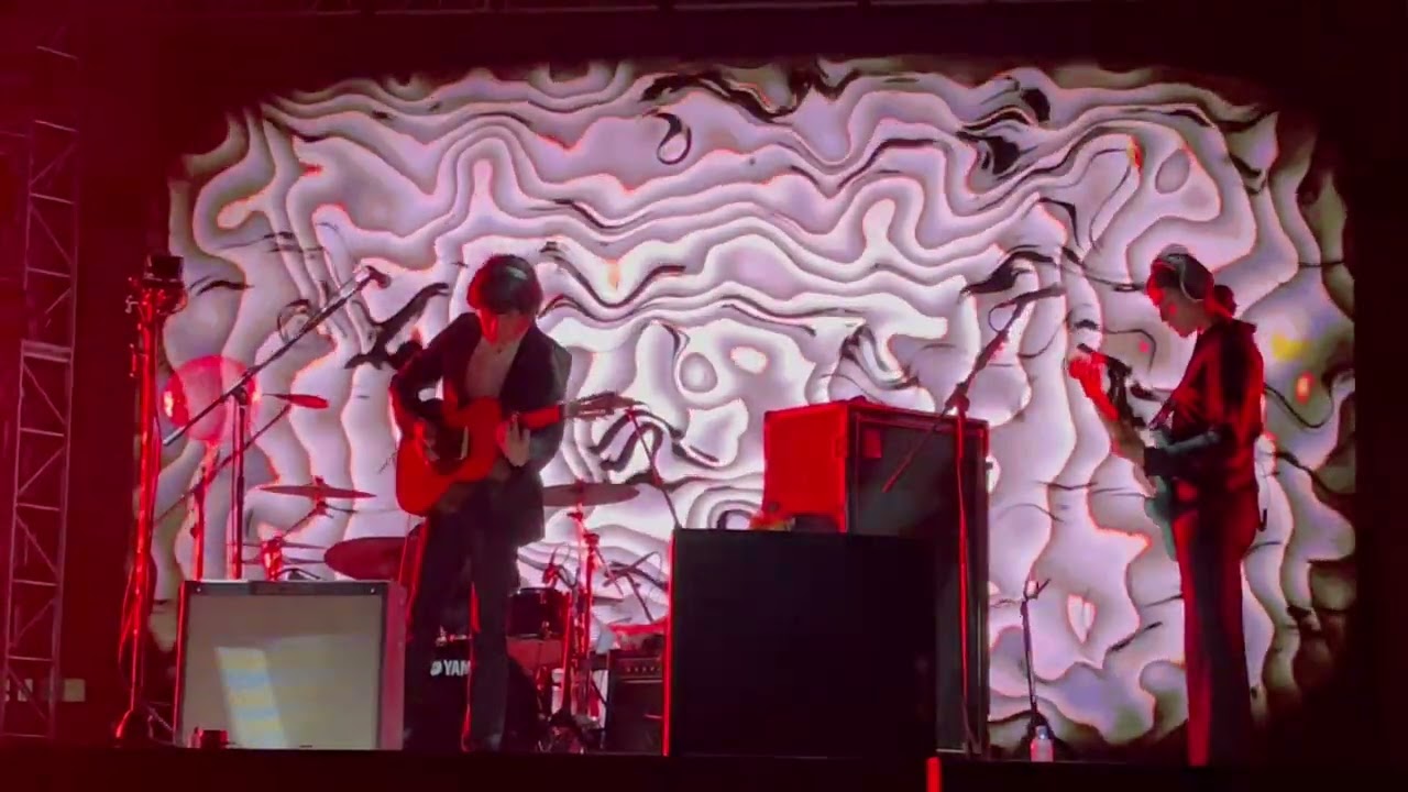 Ed Maverick - “contenta, atnetnoc (En vivo)” @ El Trompo, Tijuana BC