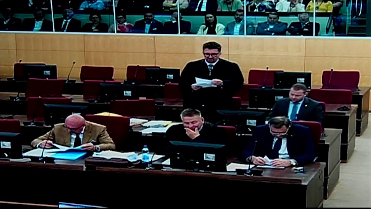 SNIMAK SA SUĐENJA DODIKU: Dodikov advokat ne dobija sudske spise jer nema papira u faks aparatu?!