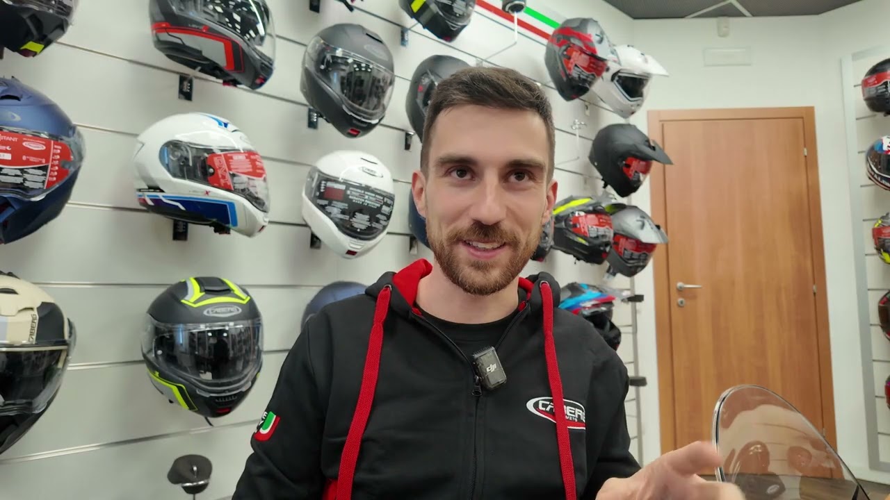 Come si crea un casco da moto? Andrea Cervone presso la sede Caberg Helmets