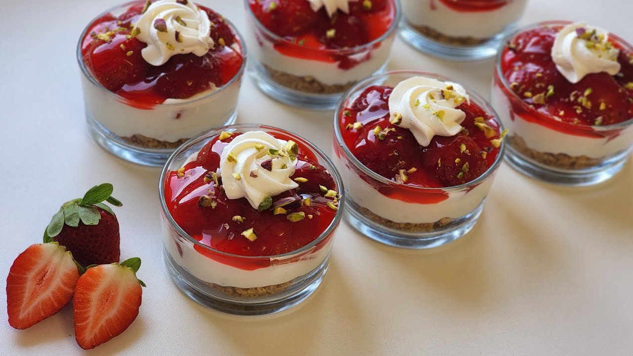 تارتولات فراولة داخل كؤوس فردية،تحلية منعشة🍓🍓