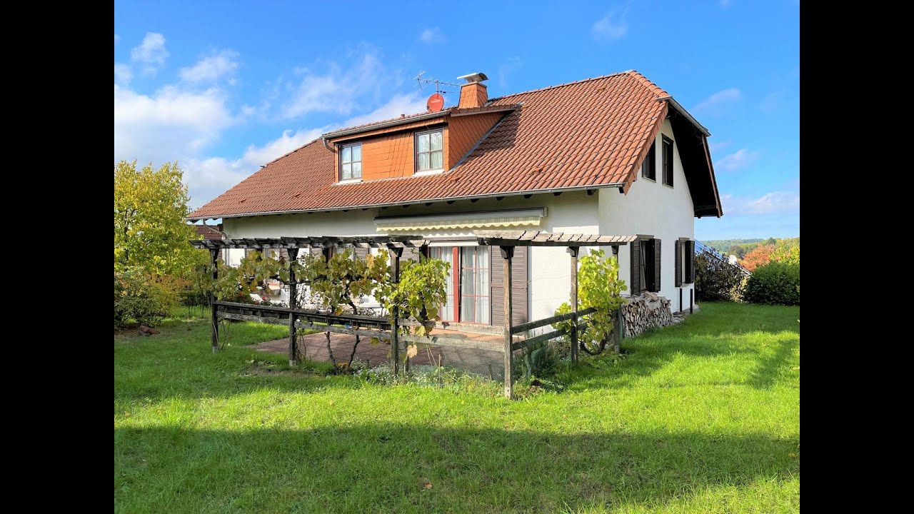 Wunderbar gelegenes, freistehendes Wohnhaus mit Terrasse, Garage und Aussicht in Hillesheim