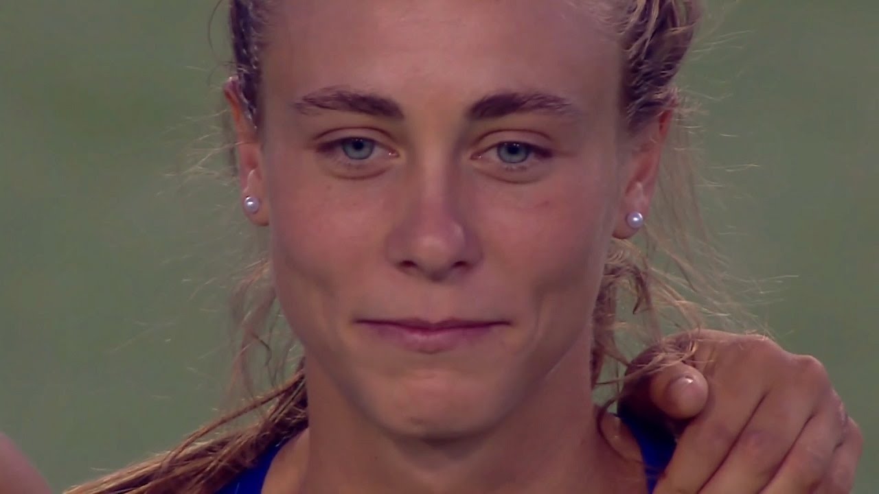 Himno Nacional Argentino - Las Leonas 2014 (Argentina National Anthem)