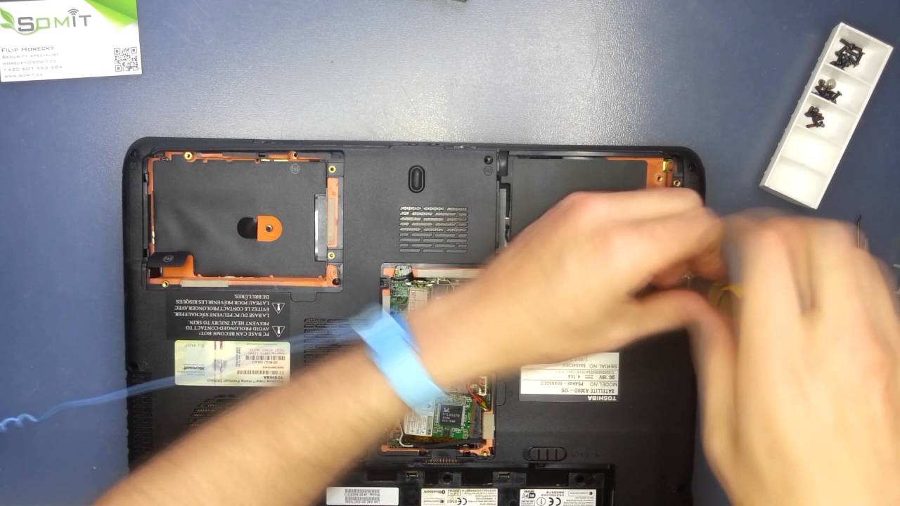 Toshiba Satellite A300 disassembly and cleaning fan