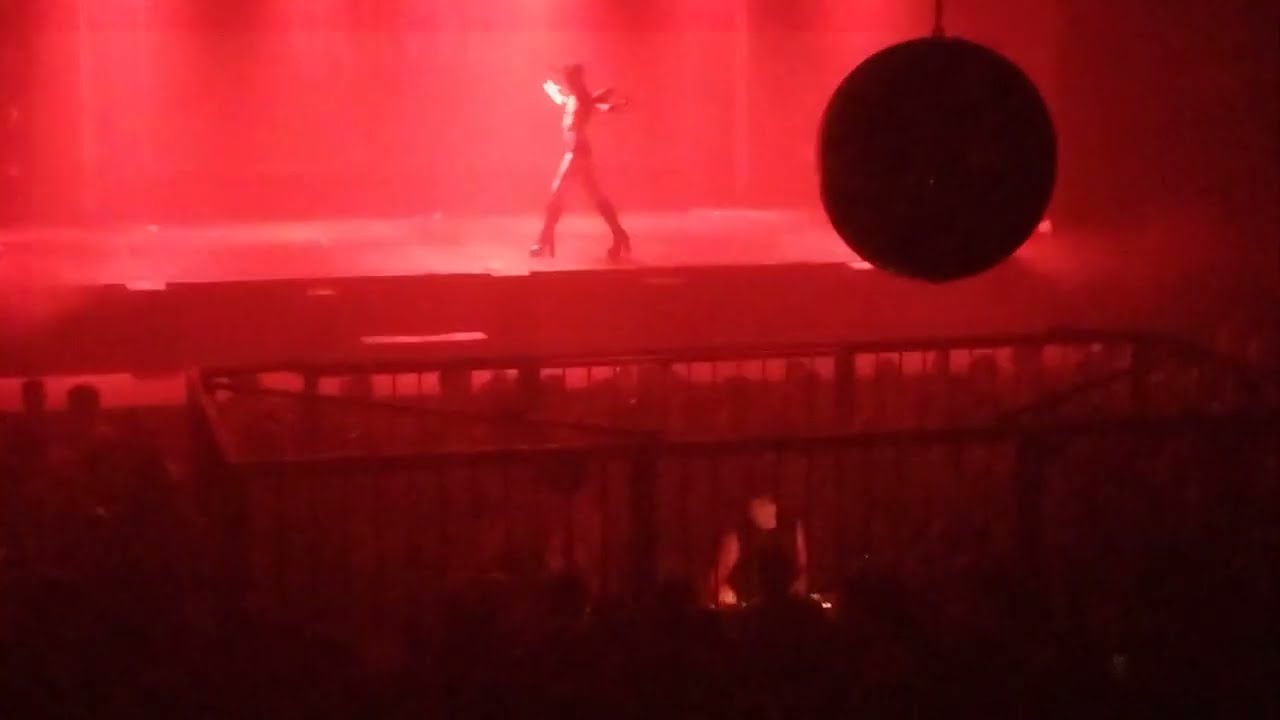 Segunda parte de la sesión de @OfficialOscarMulero en @IndustrialCoperaClub el 10/05
