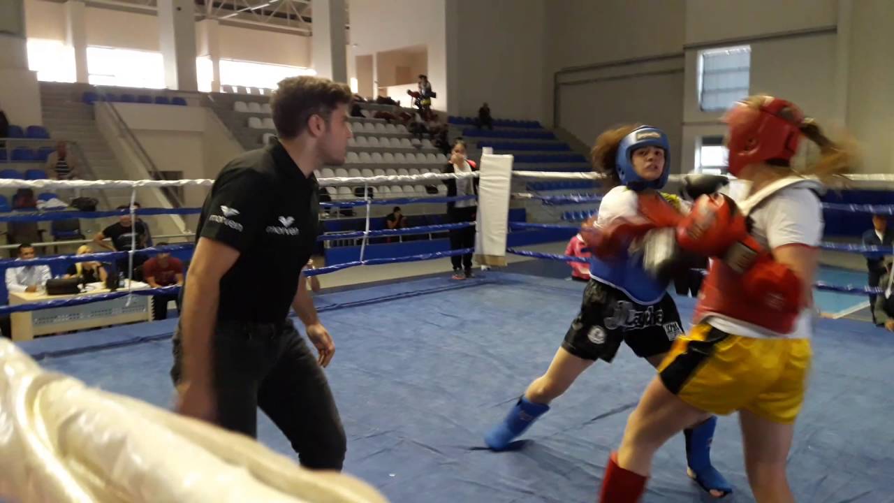 ILKNUR KURT vs merve muay thai zafer kupası Milas 2016