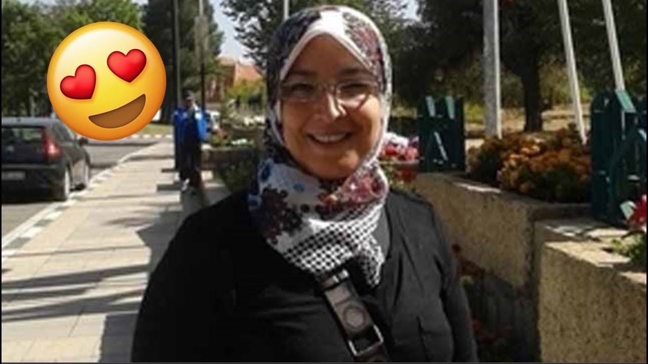السيدة سعيدة مغربية من الدار البيضاء تبلغ من العمر 49 سنة عازبة تبحث عن زوج عربي مسلم