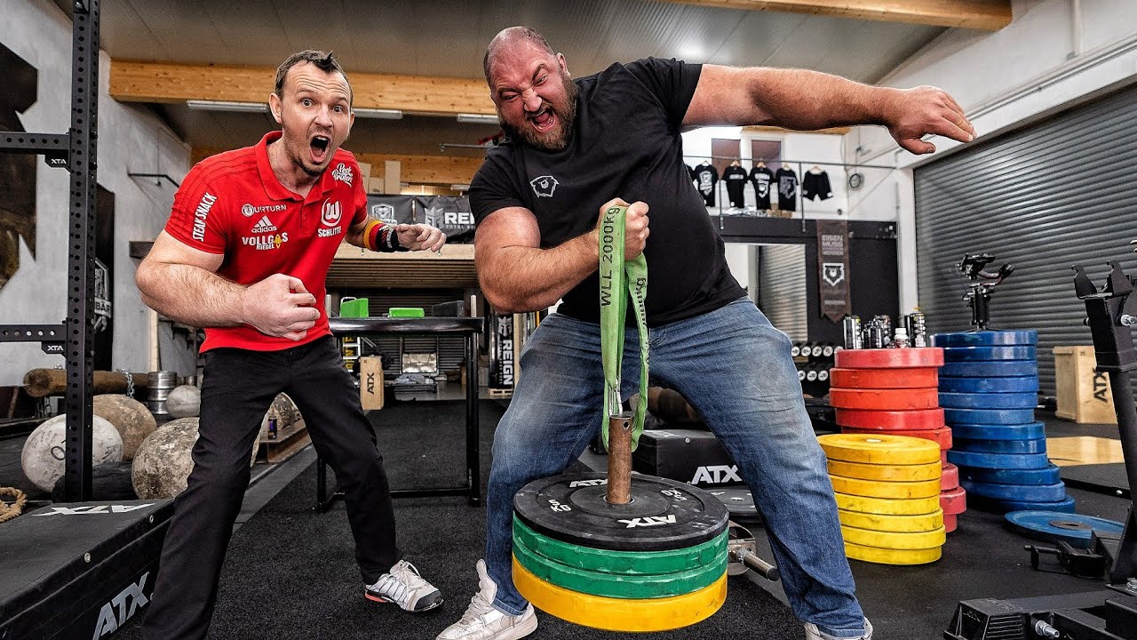 Massive Unterarme durch Armwrestling Training mit Hellboy