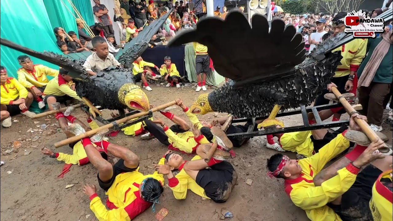 Atraksi Rajawali Benjang Mekar Budaya