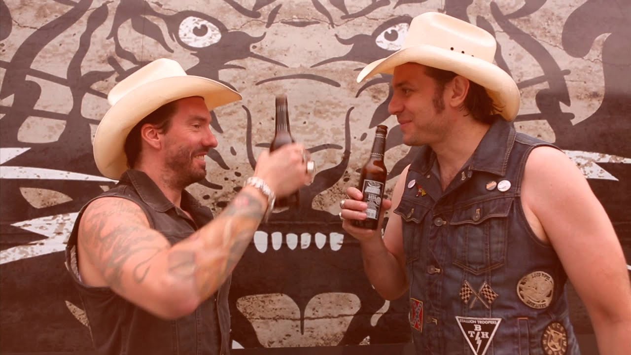 The BossHoss - Open your beer your way - challenge! (Boss Burns & Hoss Power)