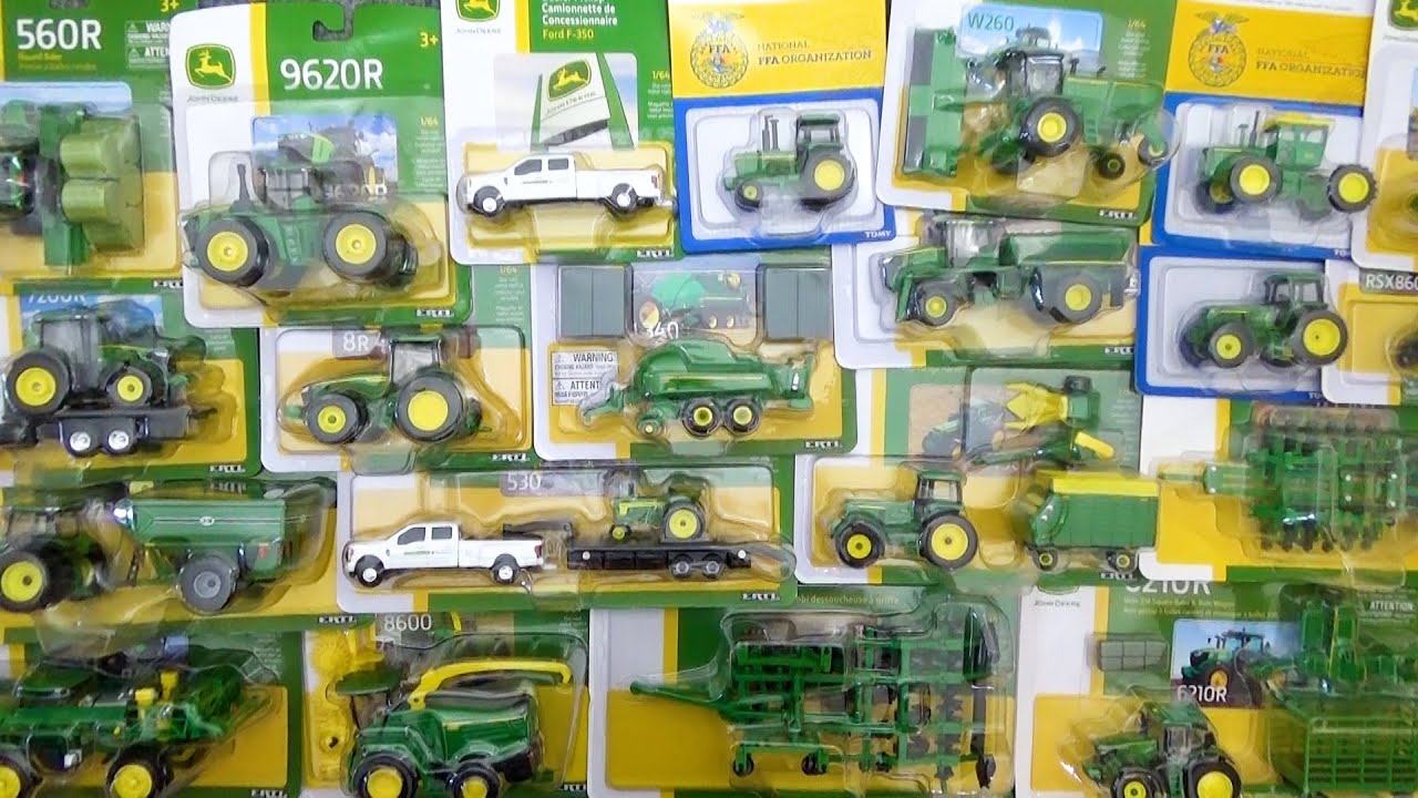 Распаковка литой модели производителя сельскохозяйственной техники John Deere.