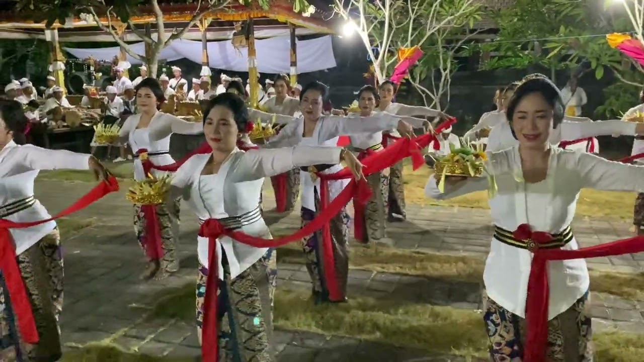 TARI PENDET MASAL by SEKAA SEKAR SANDAT @PURA AMERTHA SARI JEMBRANA - BALI