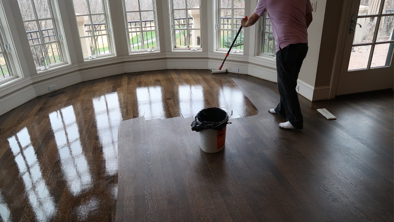 APLICANDO UN BRILLO FINAL EN PISO DE MADERA