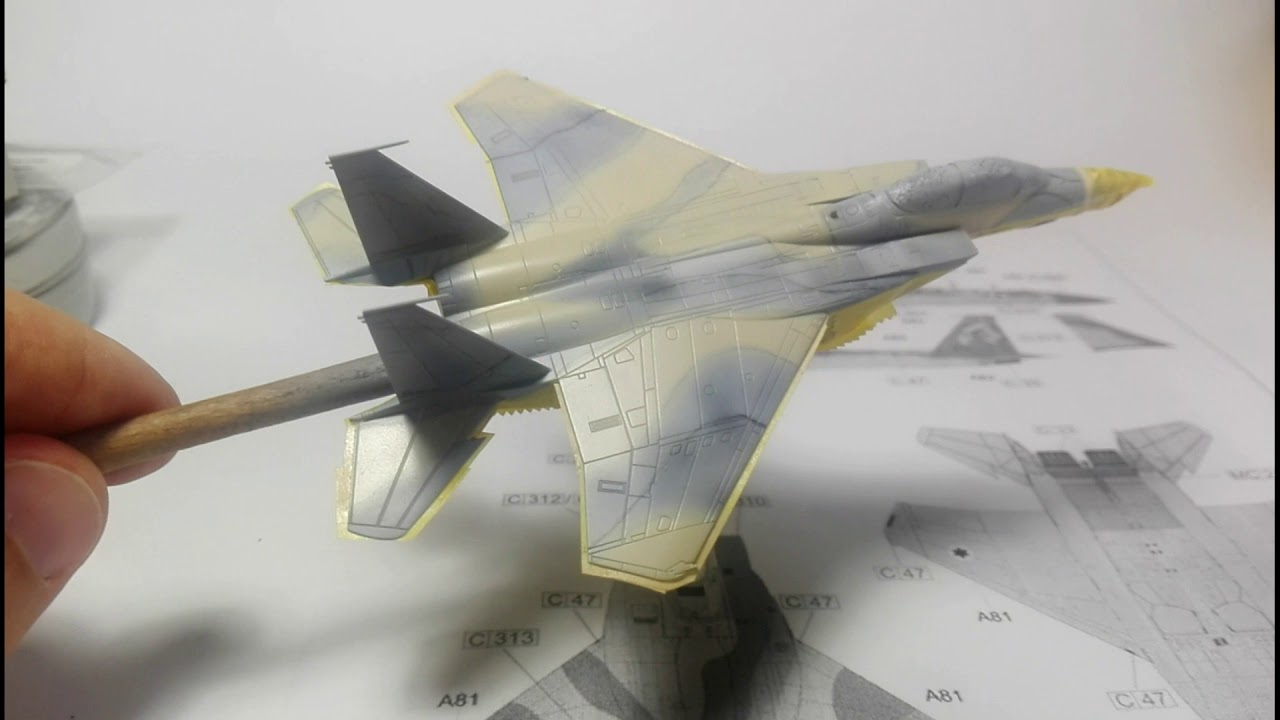 How to paint soft edge camouflages in small scale aircraft models (MP Miniatures Quick Tip)
