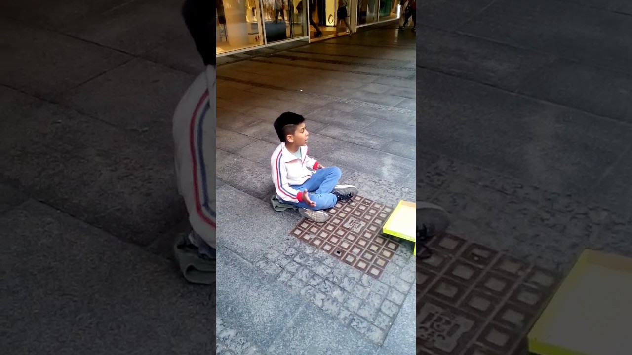 Mali peva ubija