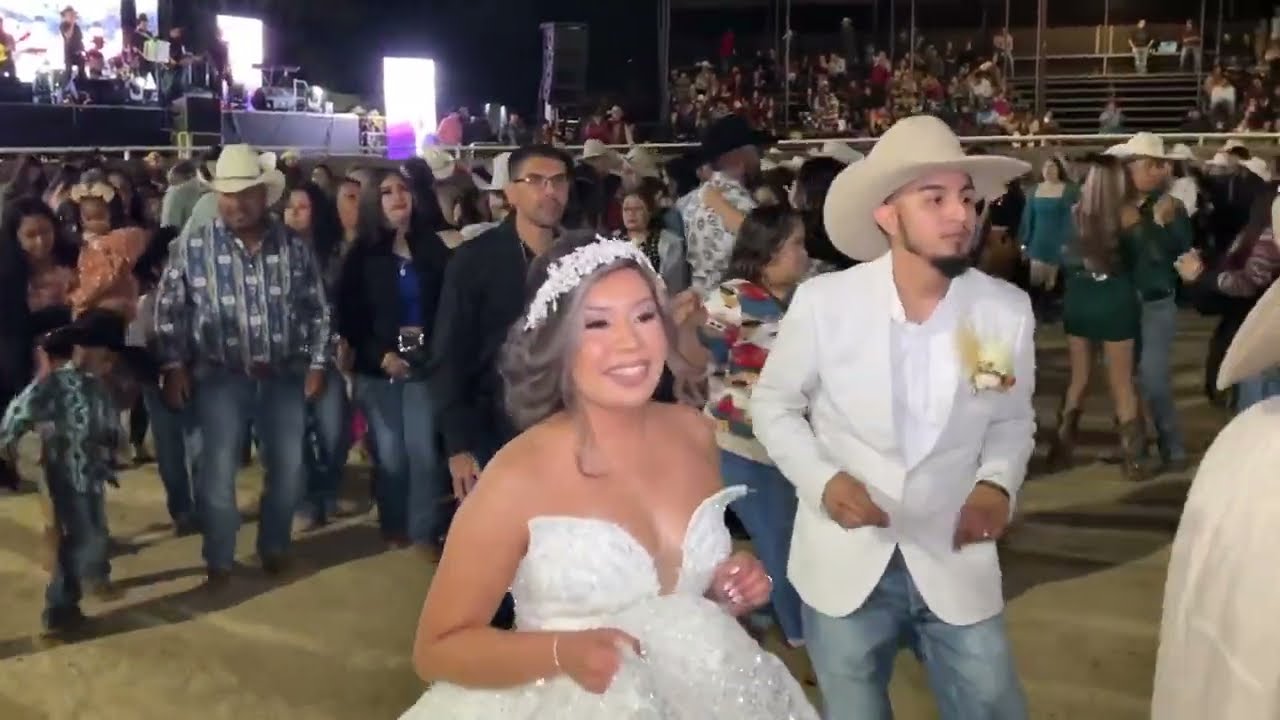 Lleno total &hellip;.3 mil Personas en la boda deJaqueline y Orlando / Dallas Texas