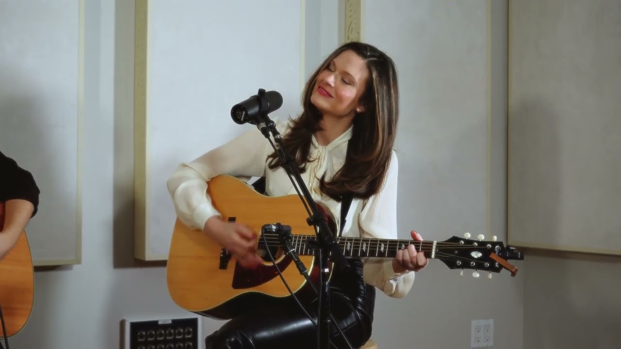 Lauren Minear Unplugged: 