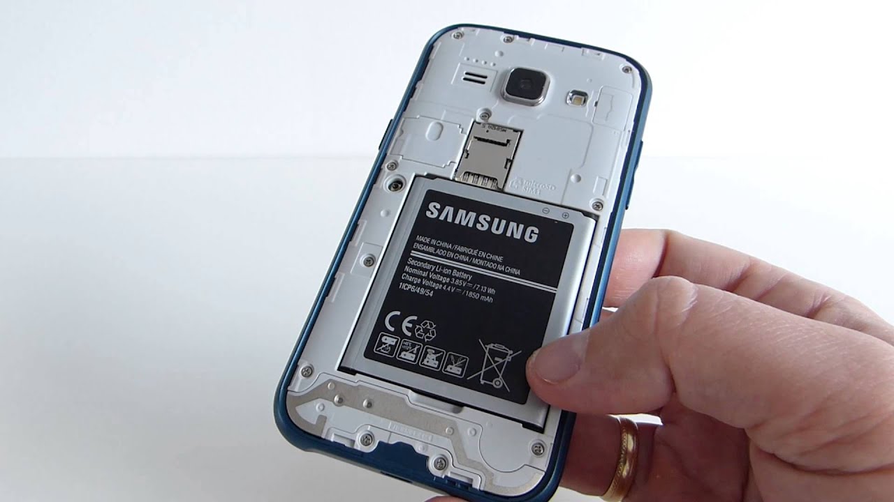 Samsung Galaxy J1 unboxing