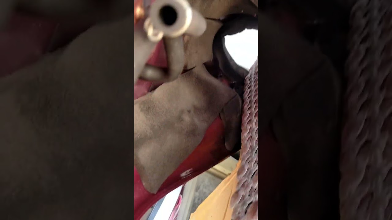 How to remove fuel tank and unlock fuel line of CB400 REVO
