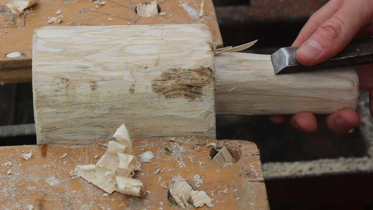 Making a Mallet from a Log --- Handtools only