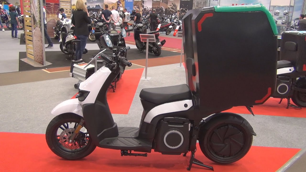 Silence S02 HS Electric Scooter (2022) Exterior and Interior
