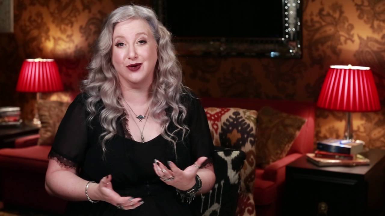 Leigh Bardugo's Grisha trilogy - a quick introduction!
