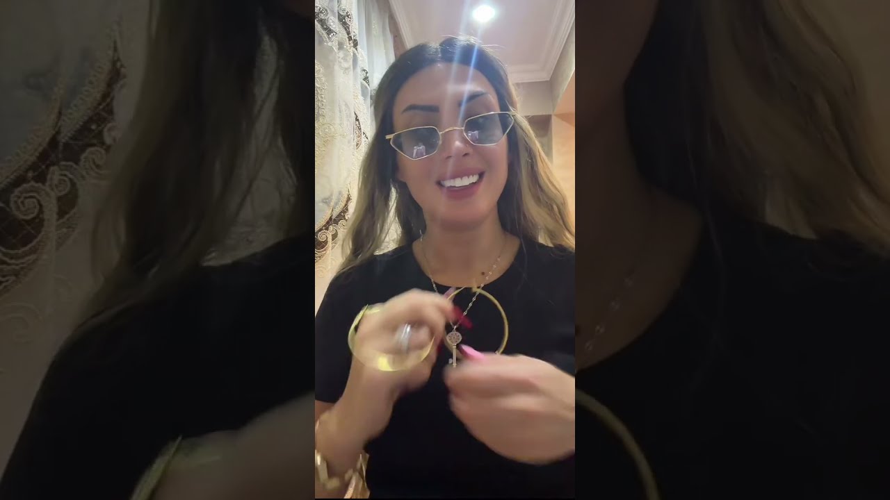 Zuzum özünə yeni abırlı don alıb bəyənmir🤣