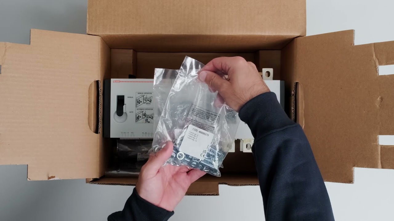 Unboxing - GLCM Motorized Switch Disconnectors | LOVATO Electric