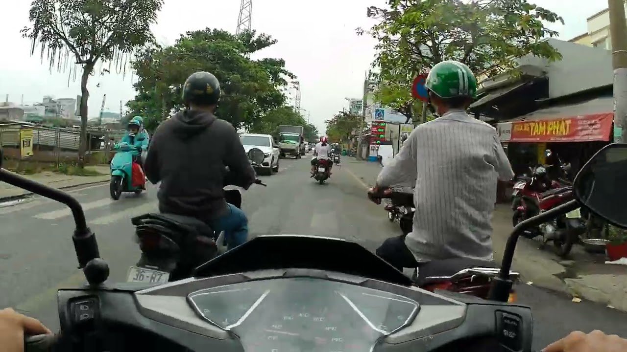 Sài Gòn 11/2/2025 : 24 Tết chợ tết trên sông chợ nổi trần xuân soạn quận 7