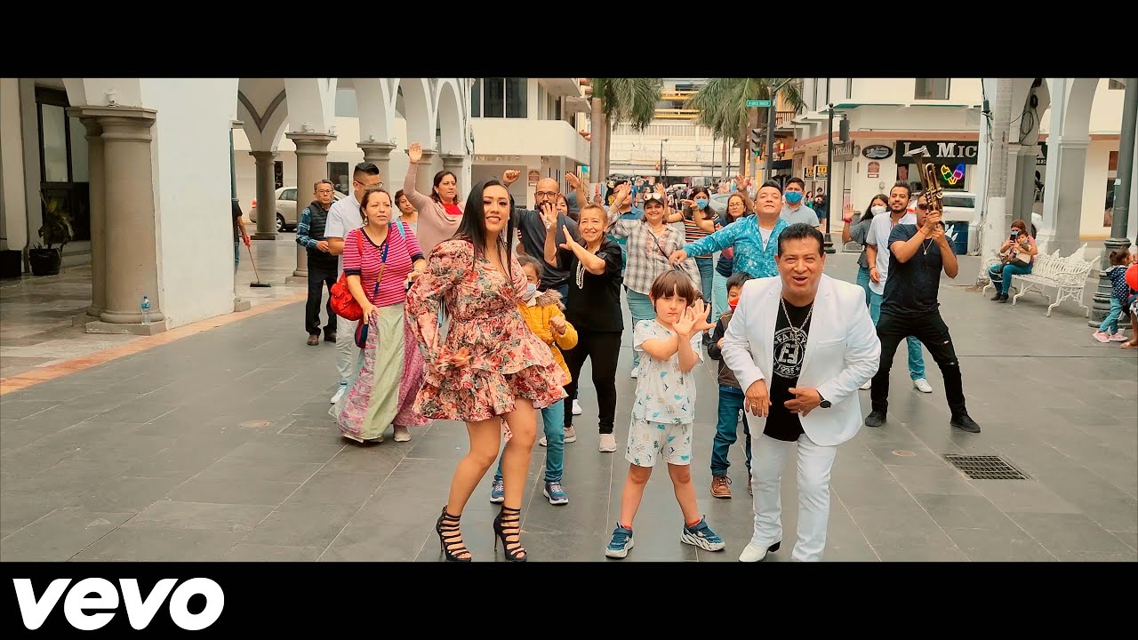 Giovanni Domínguez Con Klase Feat. Jorge Dominguez  - Desaprovechas (Video Oficial)