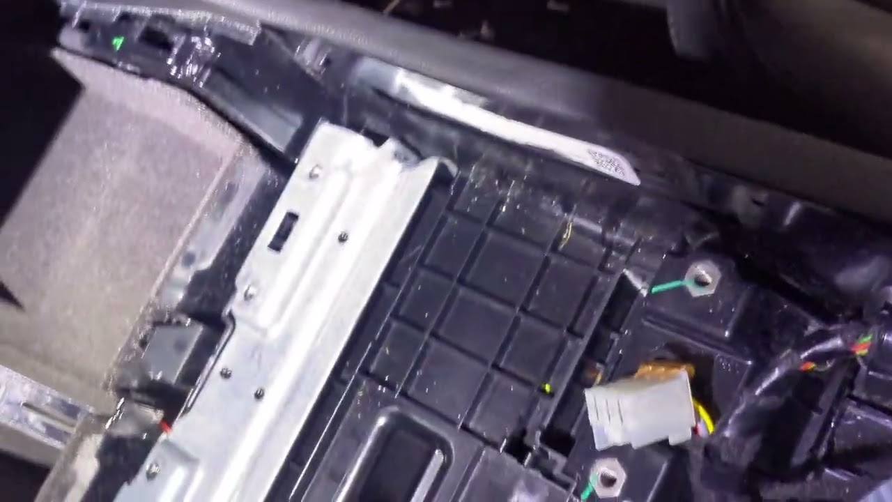 Maserati phone player replacement 