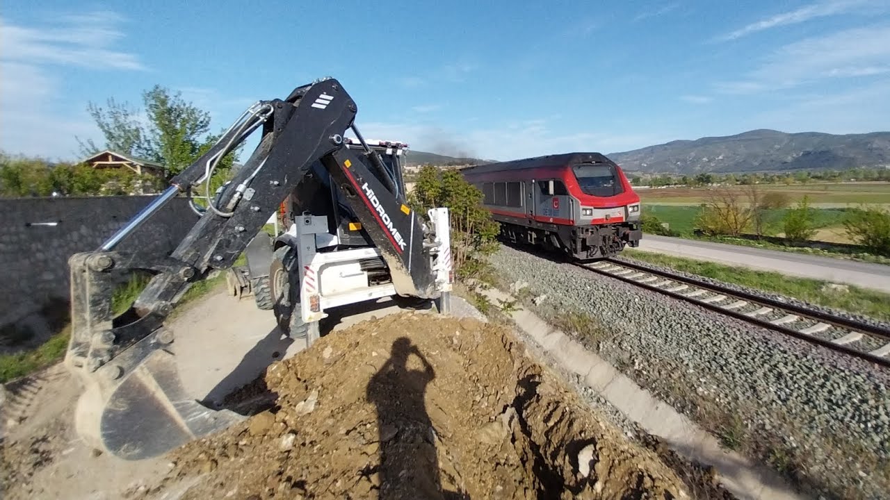 K4 HİDROMEK kanal açma #hidromek #102s #102b #h4 #k4 #alpha #supra #hmk #keşfet #jcb #cat #bekoloder