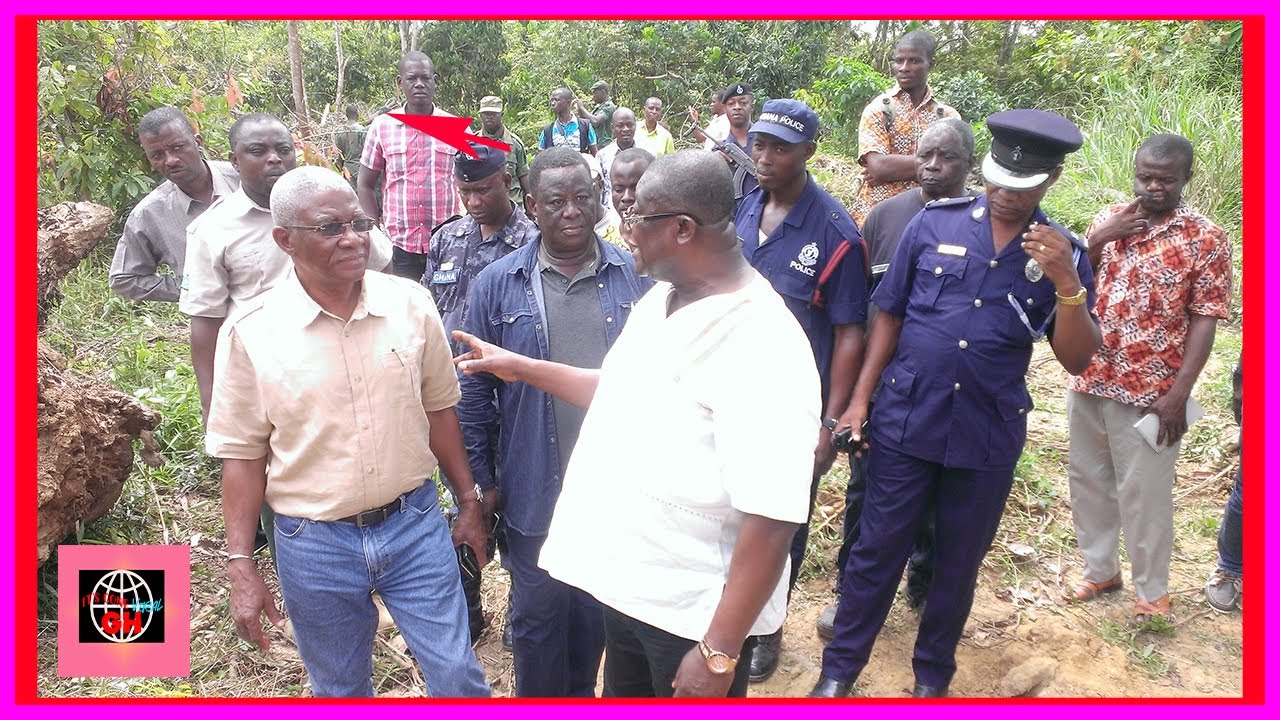 Breaking News! Akyem Sekyere township in battle their  Chief over Land dispute