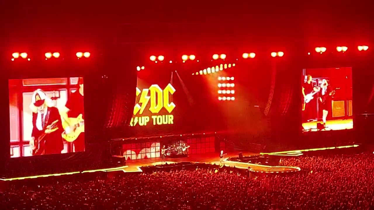 2026-02-28 3 - AC/DC - intro + If You Want Blood (You've Got It) - Estádio MorumBIS, São Paulo, SP